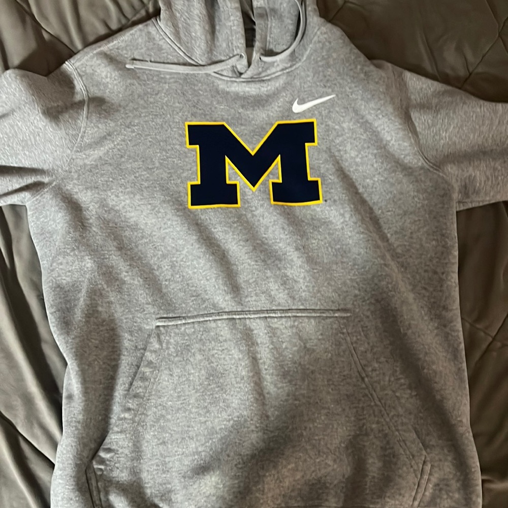 Men’s Nike Michigan Club Fleece Grey Hoodie